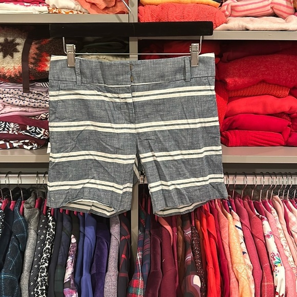 Loft chambray with white stripes shorts size 00 - Picture 1 of 3